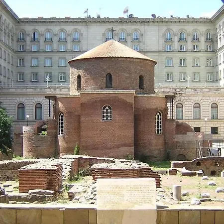 Center 2 * Sofia